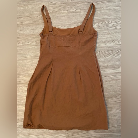 Urban Outfitters brown linen dress - Picture 3 of 4